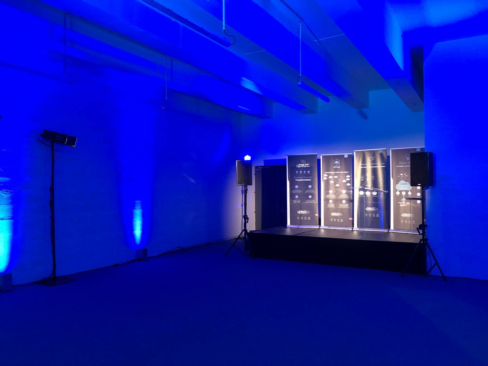 Installation projecteur pour inauguration à Lyon par L&Db