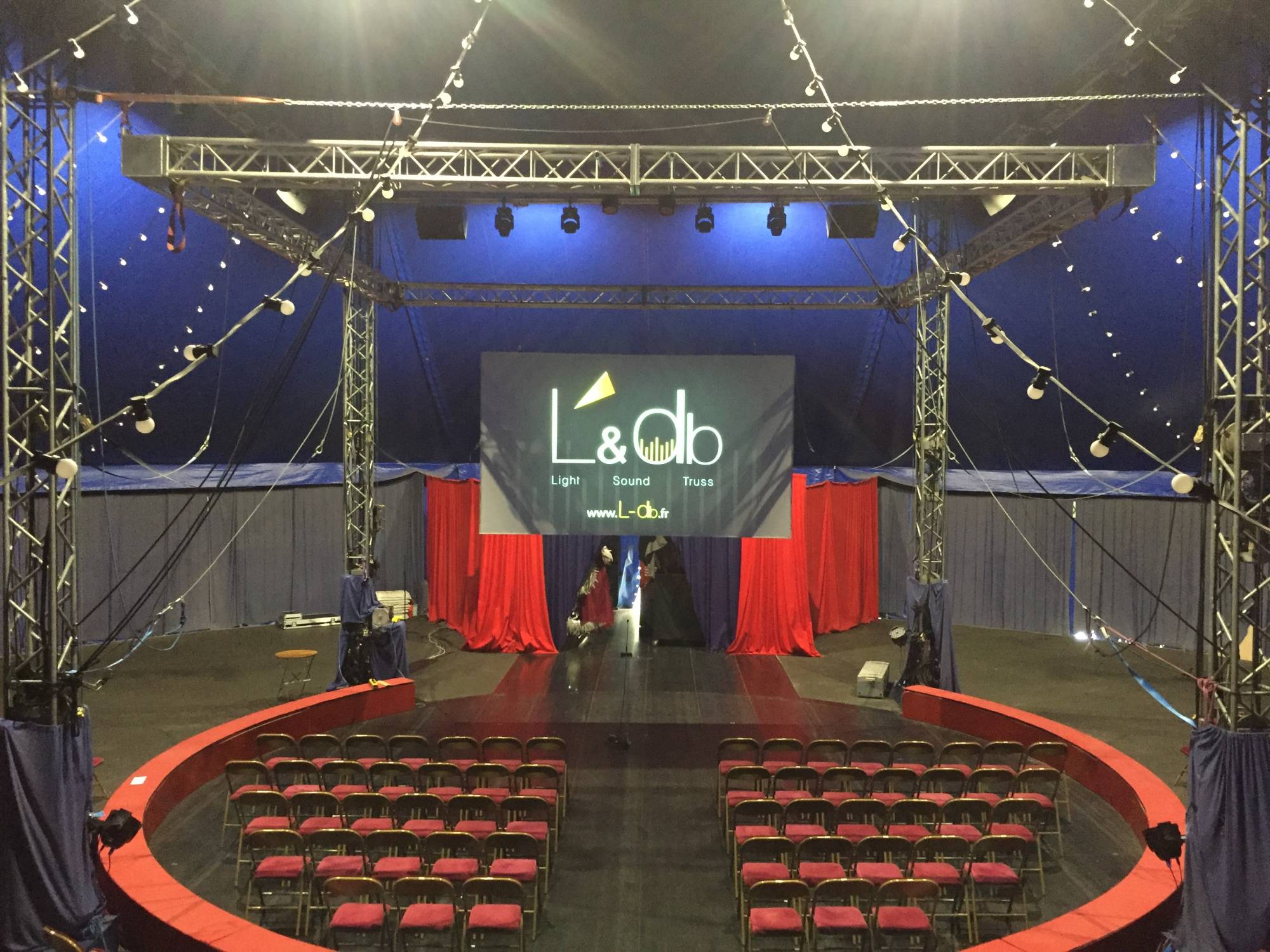 Location de matériel audiovisuel pour la convention SADEC au Cirque Imagine à Vaulx-en-Velin