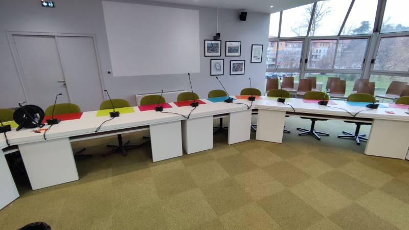 Intégration de matériel audiovisuel à Lyon : une solution sur-mesure pour chaque espace professionnel