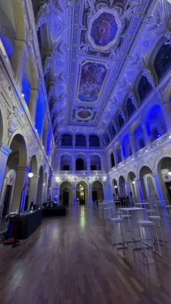 Location de solutions d’éclairage et jeux de lumière sur-mesure pour vos événements d'entreprise à Genève