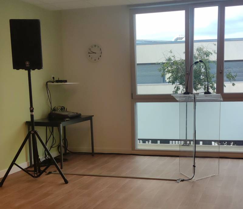 Location d'enceinte amplifiée DXR12 pour discours sur Lyon