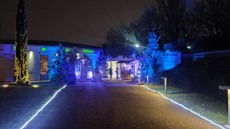 Location de fils lumineux pour signalétique lumineuse d'événements municipaux