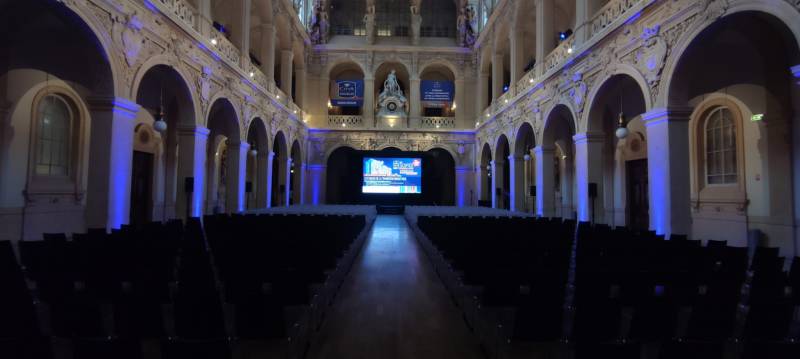 Prestation d'Éclairage sur Batterie au Palais de la Bourse à Lyon