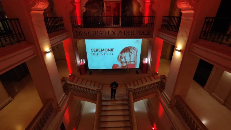 Location matériel éclairage événementiel avec jeux de lumière pour événements d'entreprise à Annecy (74)