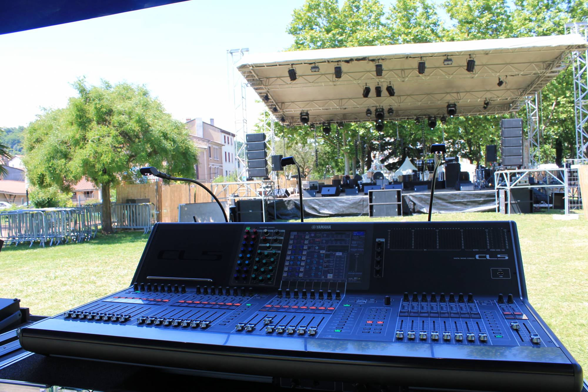 Location CL5 CL3 Yamaha Lyon