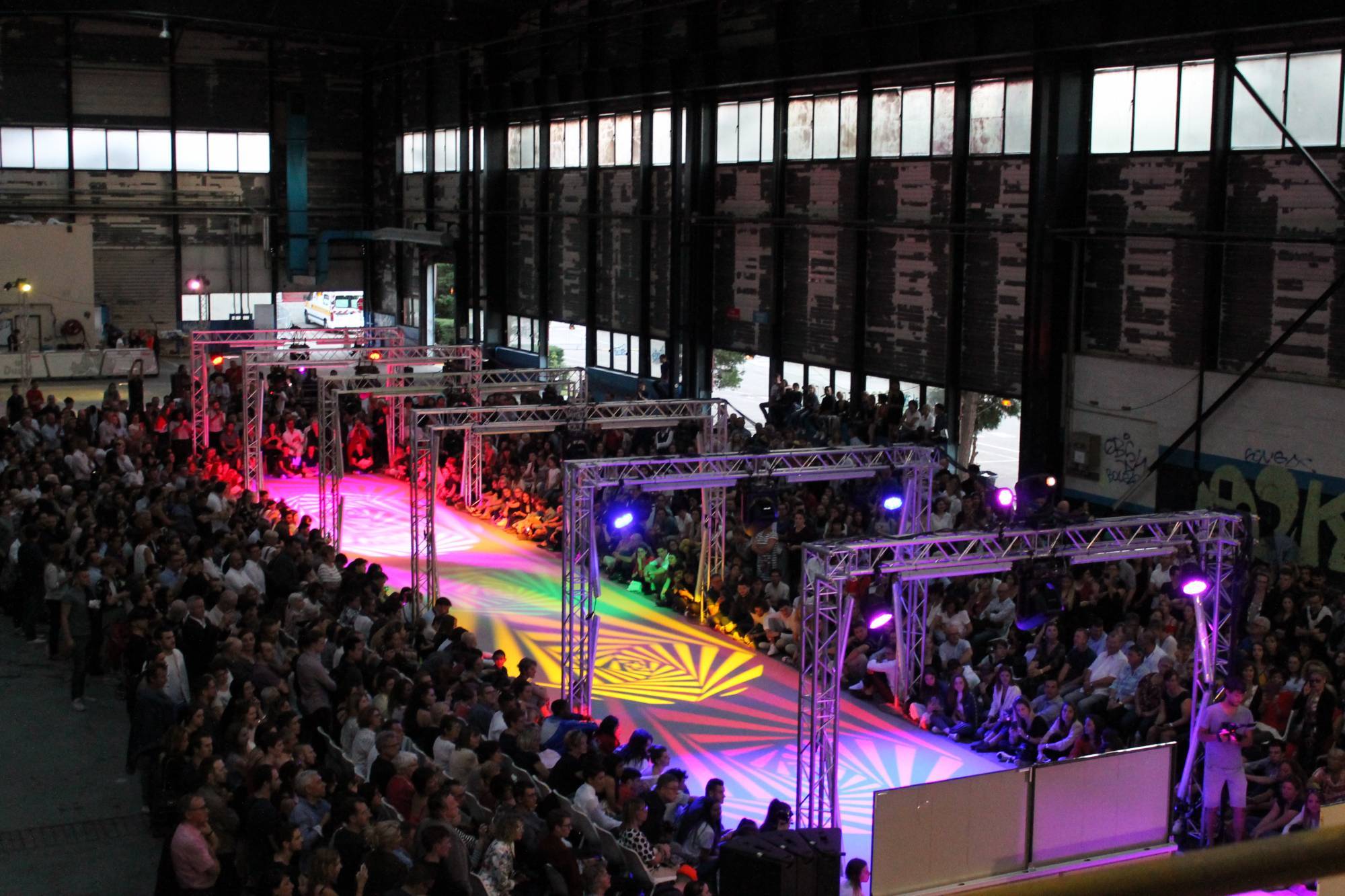 Eclairage défilé de mode avec spot GHIBLI, location lumière L&Db Lyon