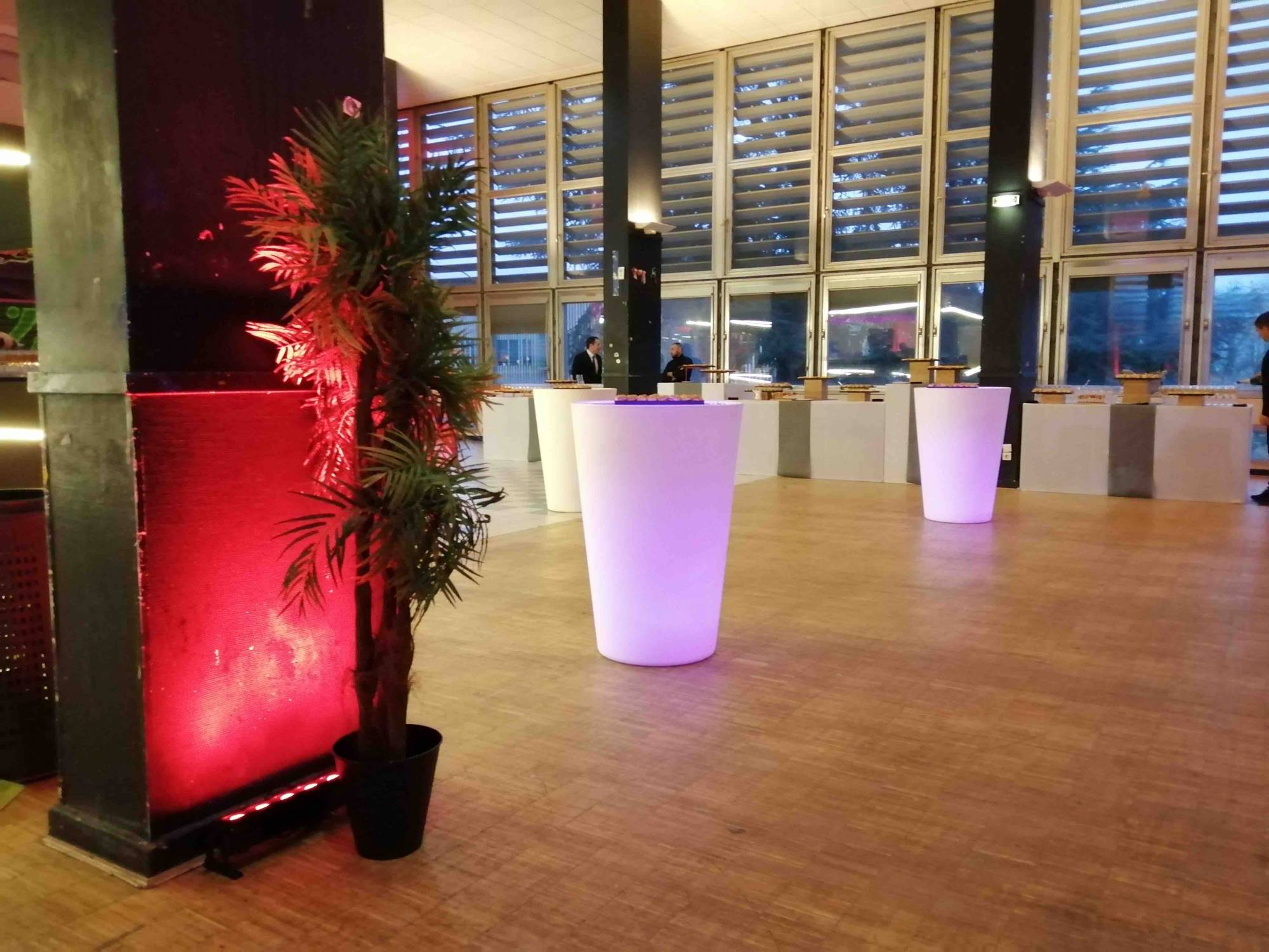 Location éclairage sur batterie autonome pour soirée privée Lyon