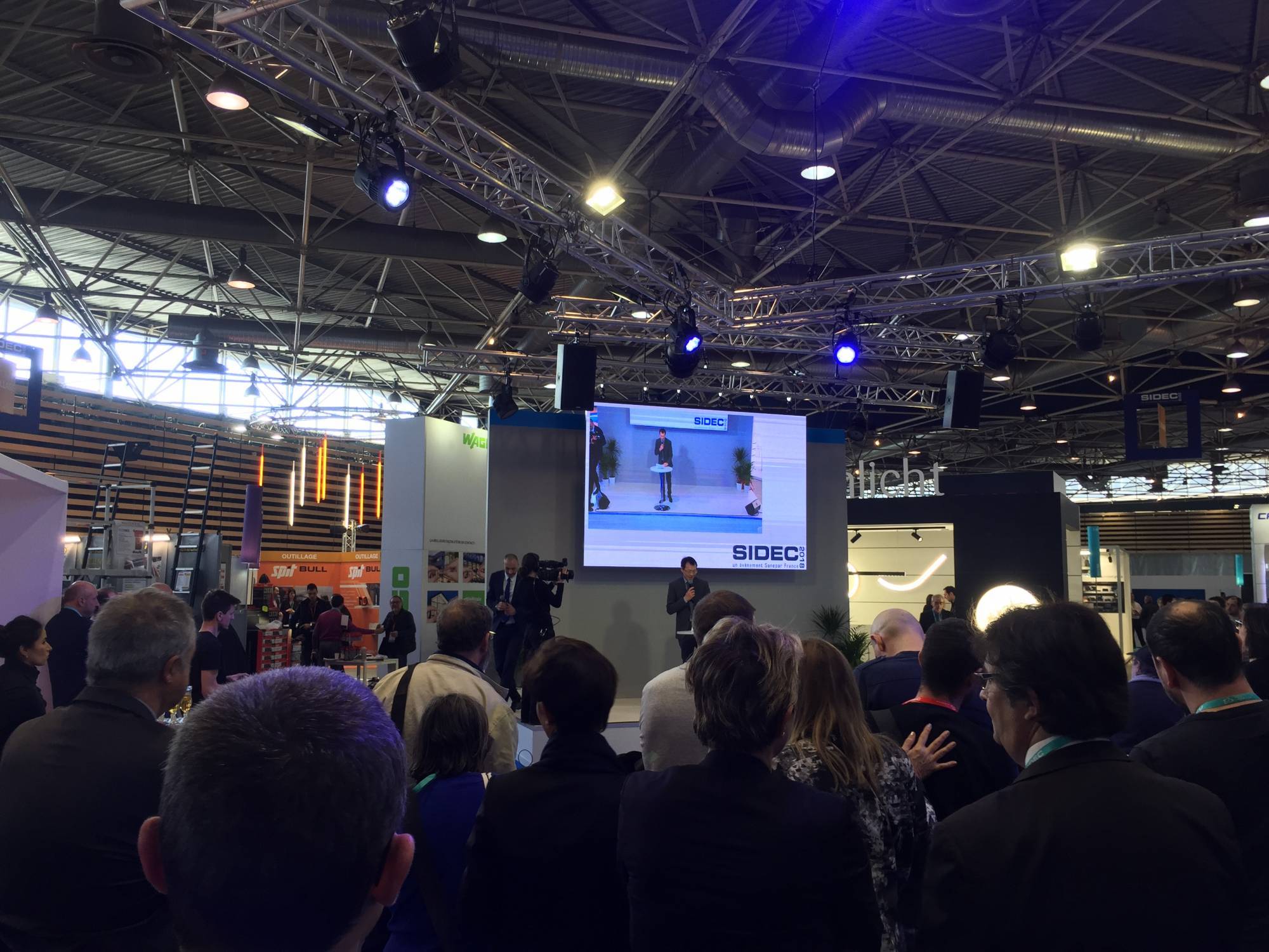 Réalisation infodécor et mapping vidéo pour salon professionnel Eurexpo Lyon