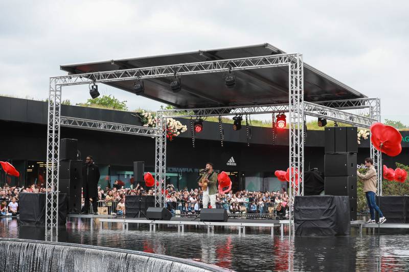 Location scène pour festivals à Lyon et en France : l'élément clé d'un événement réussi