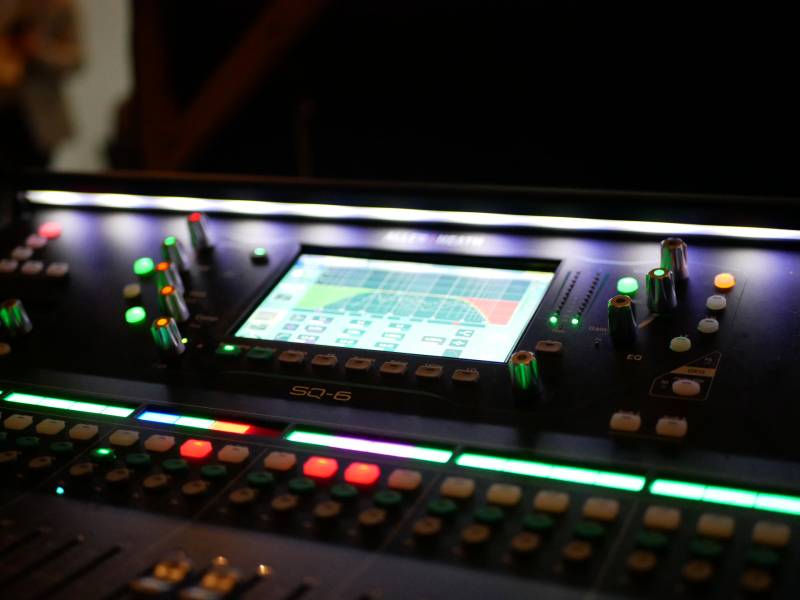 Location console de mixage audio pour événement pro à Lyon