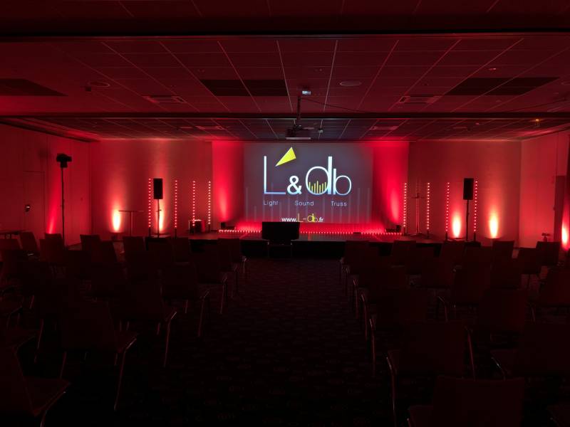 Location de projecteurs sur batterie pour convention à Lyon