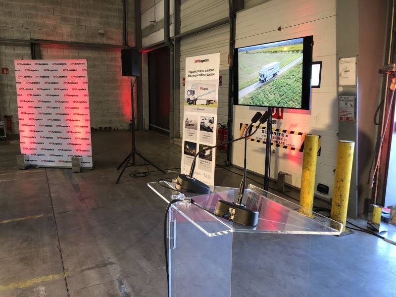 Mise en lumière pour une inauguration de véhicule en plein jour à Lyon