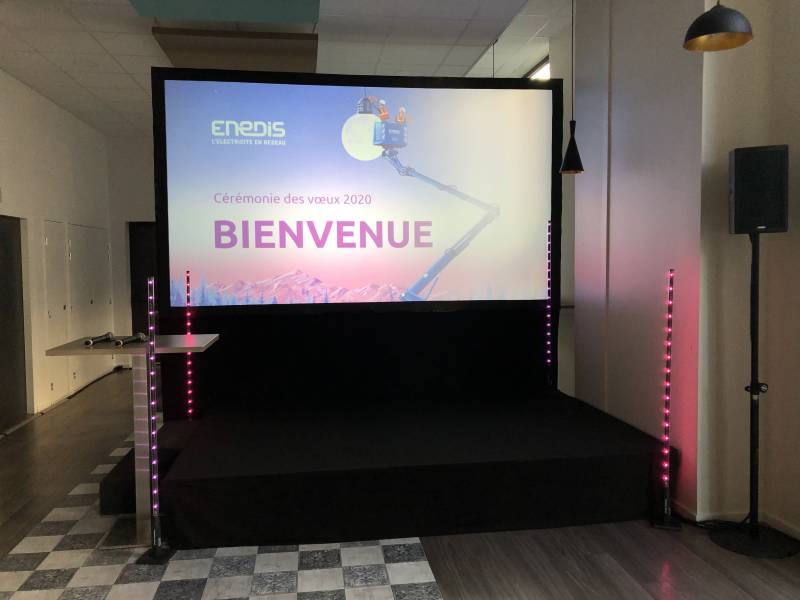 Location d'écran de projection à Lyon : une solution facile pour la projection de vos présentations