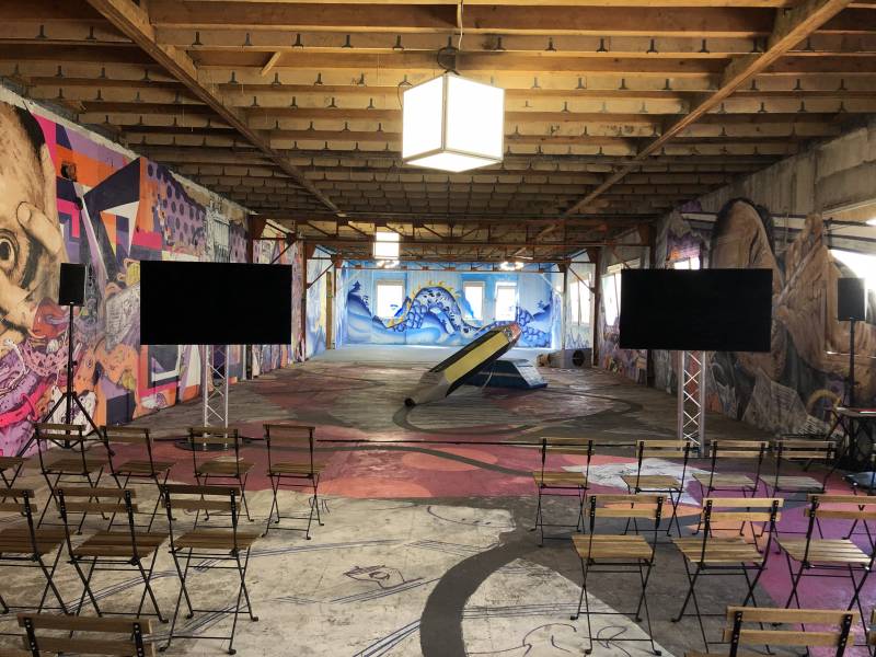 Installation de grand écrans LCD 75