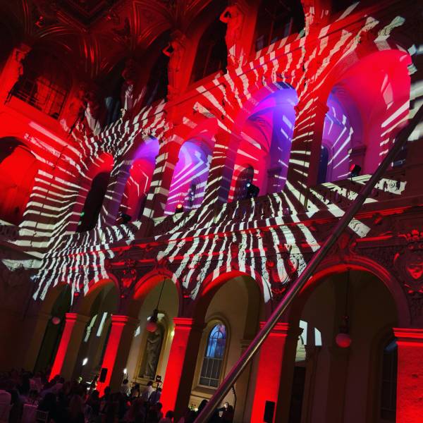 Mise en lumière pour anniversaire d'entreprise à Lyon Palais de la bourse