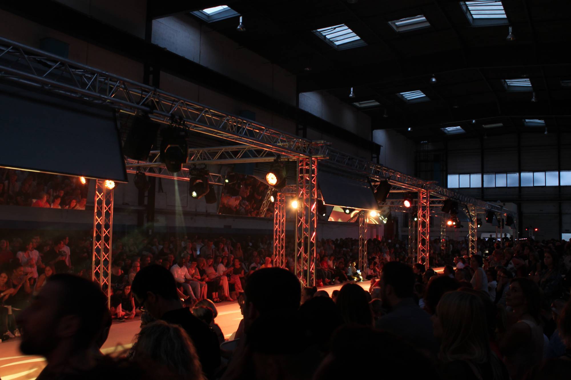 Location structure arche pour défilé de mode à Lyon 7 L&Db