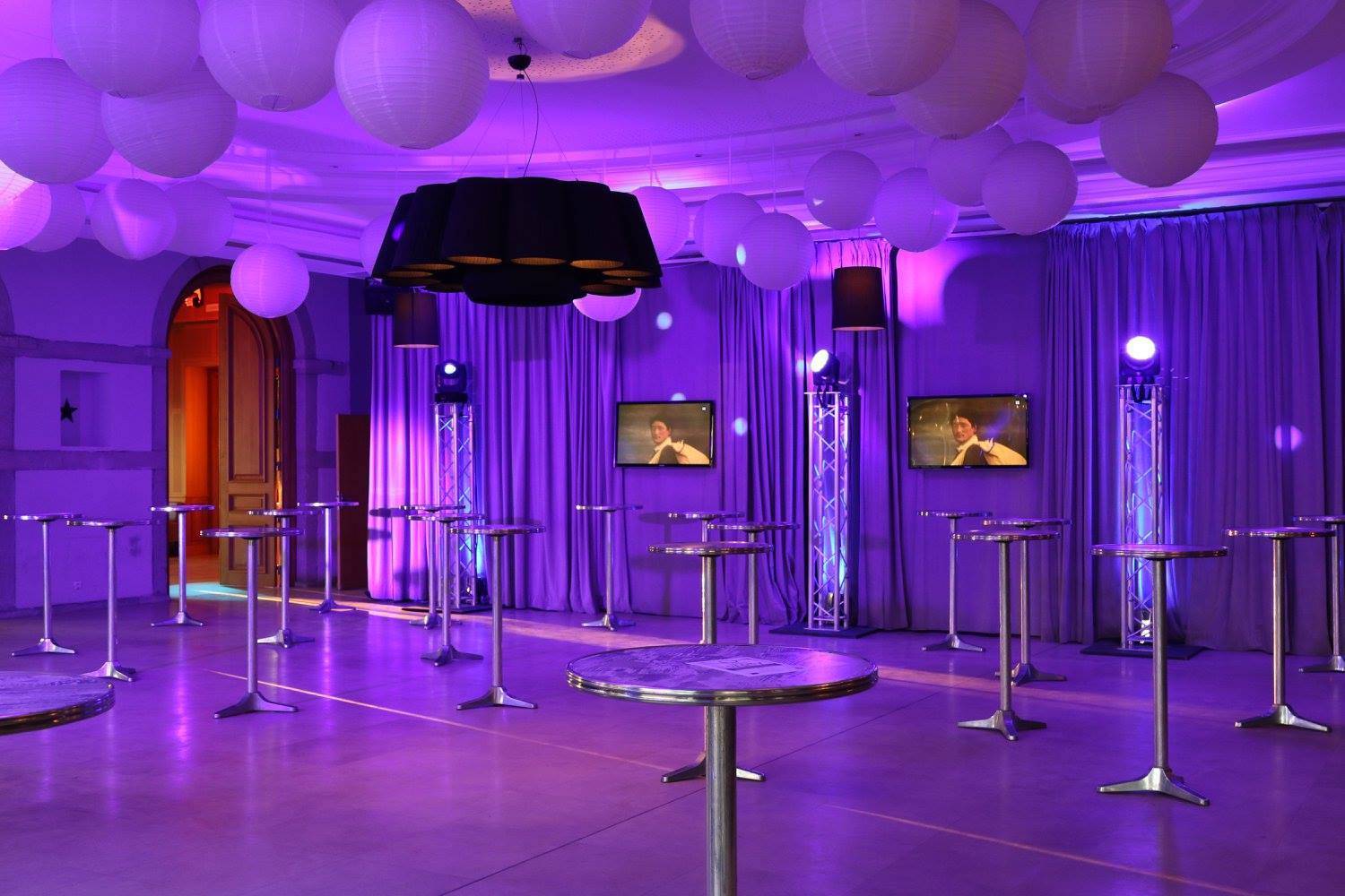 Location structure totem pour soirée lyonnaise L&Db