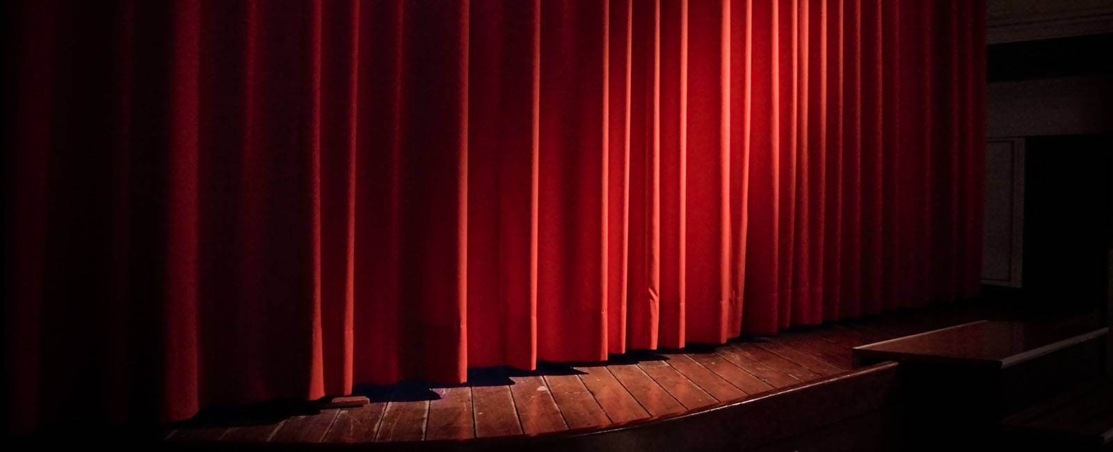 Location rideau de scène pour spectacle Lyon L&Db