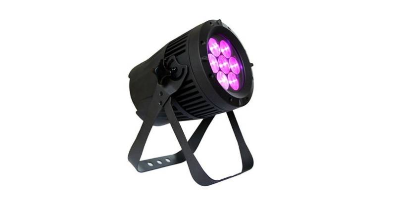 SuperKolor Starway : le projecteur LED RGBW compact et puissant pour sublimer vos mises en lumière